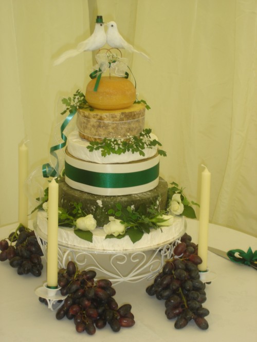 luda svadbena torta