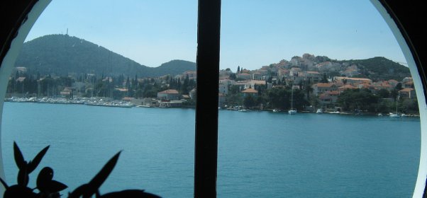 Pogled na Dubrovnik iz kabine broda
