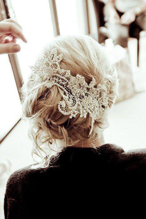frizura za venčanje sa ukrasom