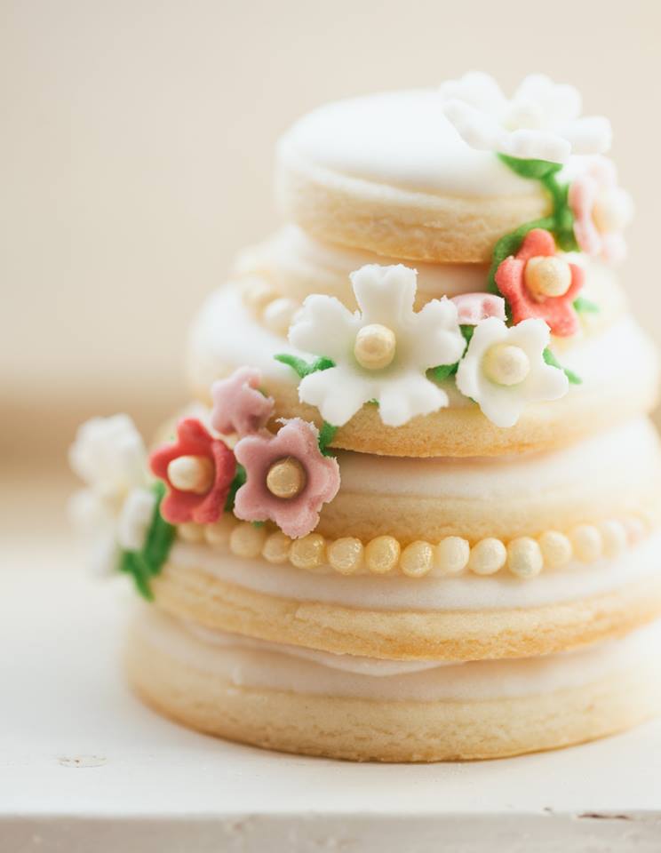 minijaturna-svadbena-tortica